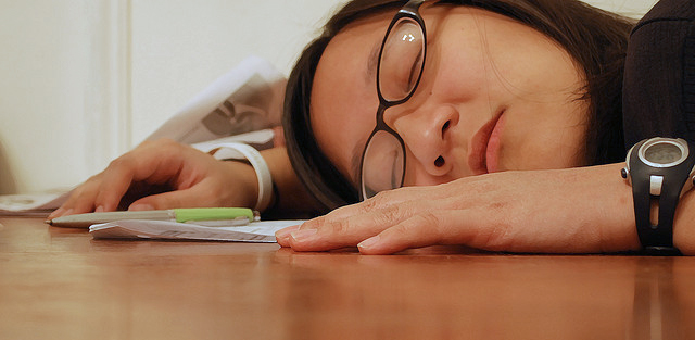 sleeping-at-work-the-cost-of-fatigue