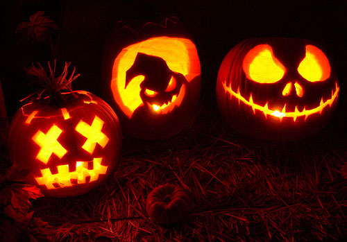 carved halloween pumpkins
