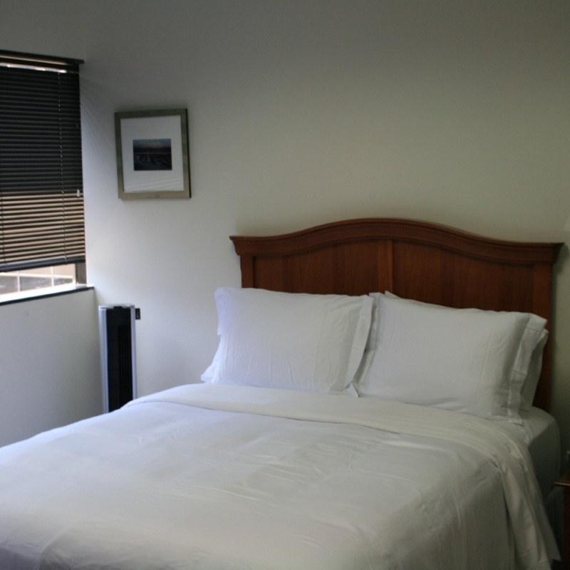 West_Los_Angeles_sleep_lab_36_-_Bedroom-487688-edited.jpg